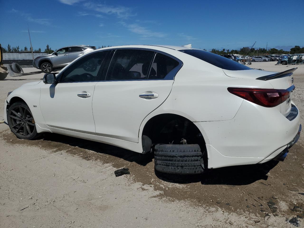 2018 INFINITI Q50 LUXE - Image 2