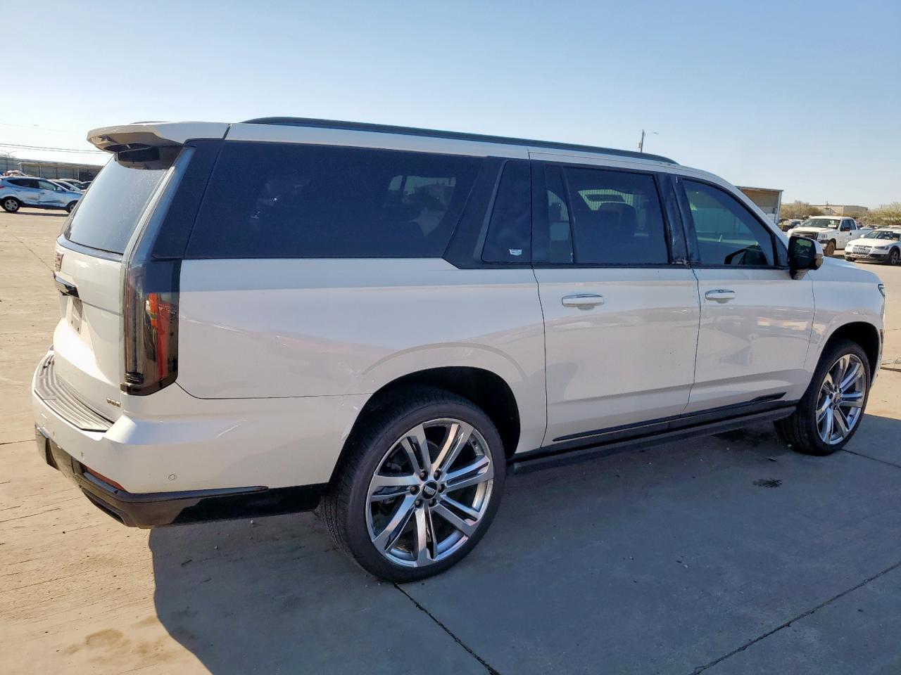 2025 CADILLAC ESCALADE E - Фото 3