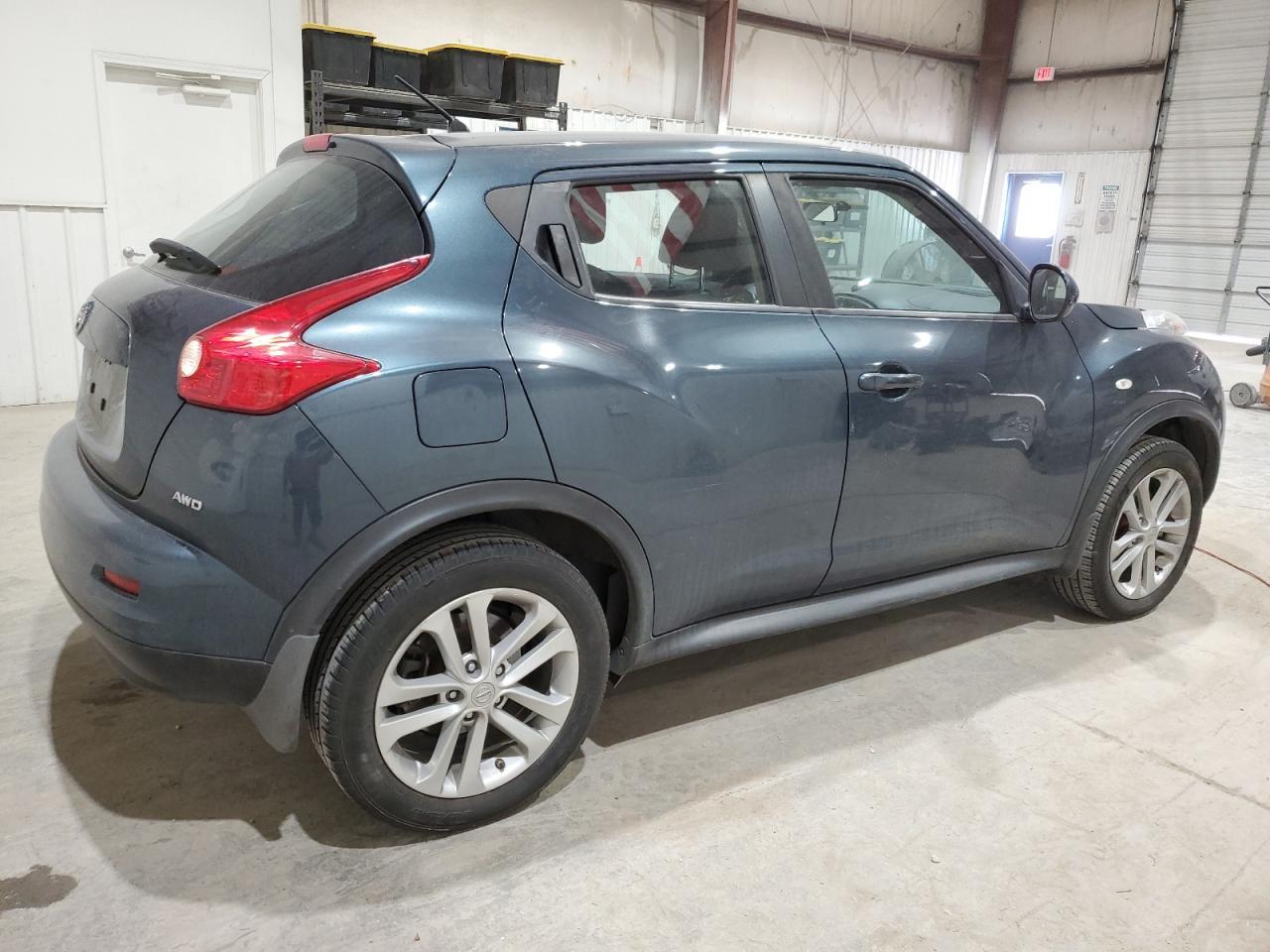 2011 NISSAN JUKE S - Фото 3