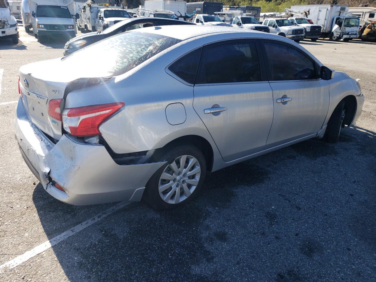 2017 NISSAN SENTRA S - Фото 3
