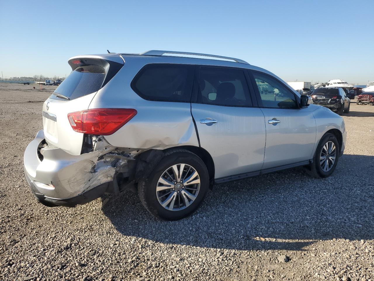 2017 NISSAN PATHFINDER - Image 3