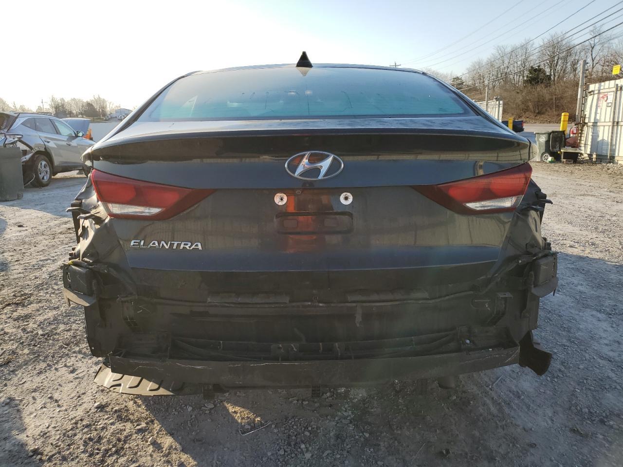2018 HYUNDAI ELANTRA SE - Image 6