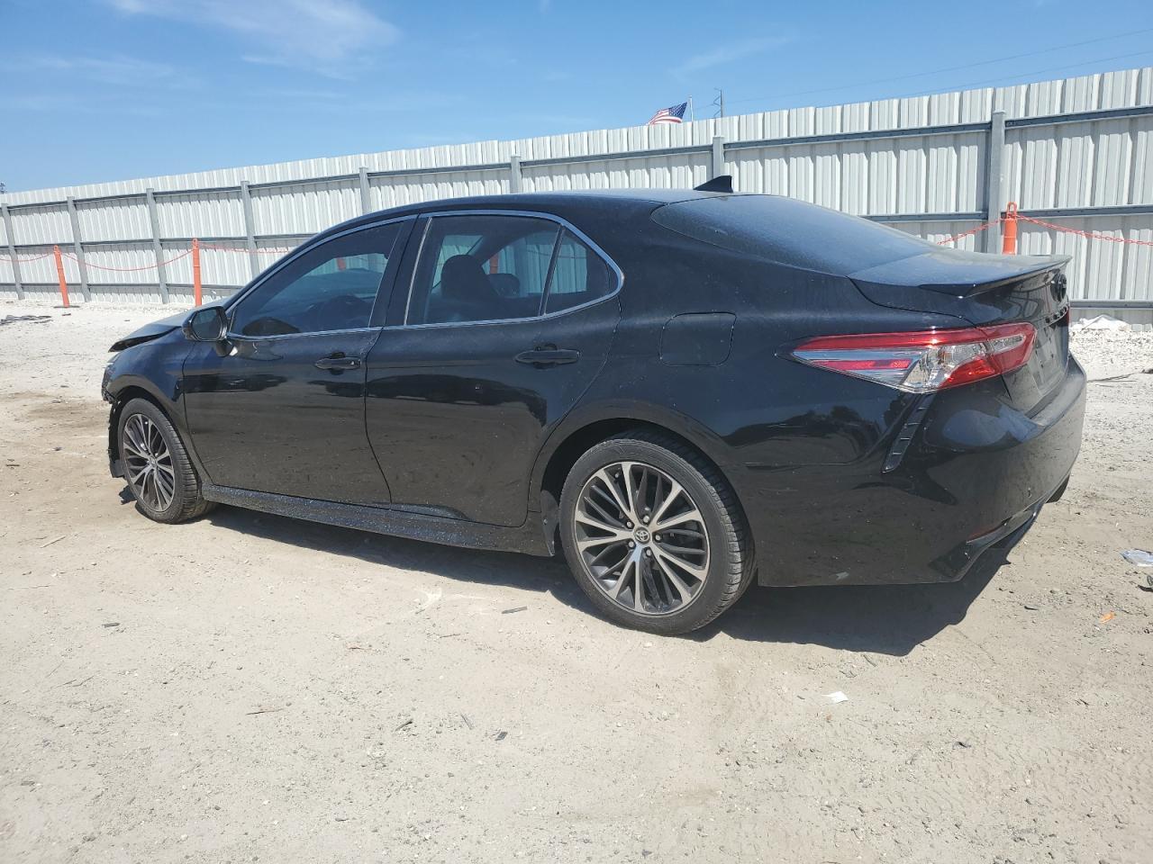 2019 TOYOTA CAMRY L - Фото 2