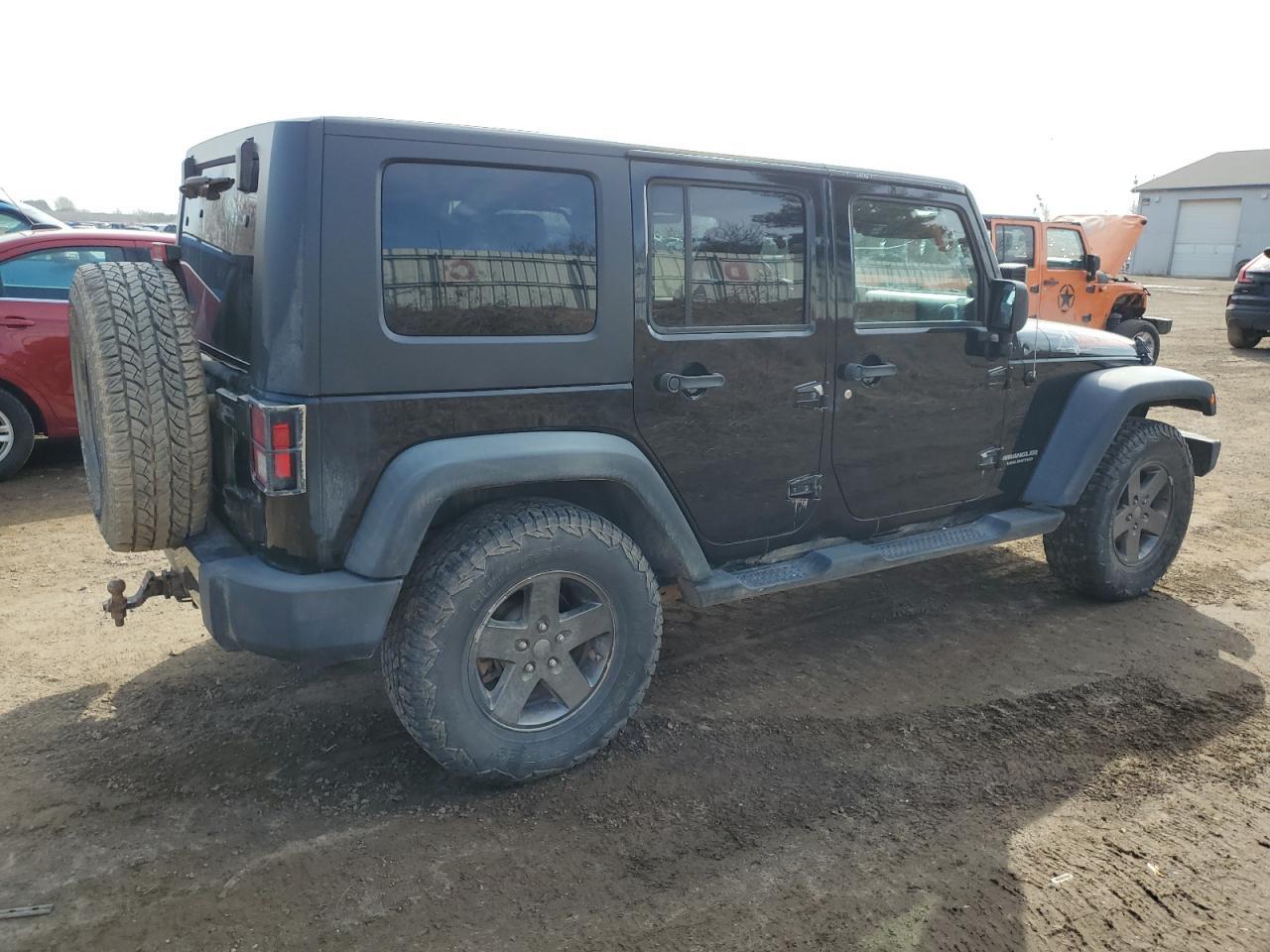 2010 JEEP WRANGLER U - Image 3