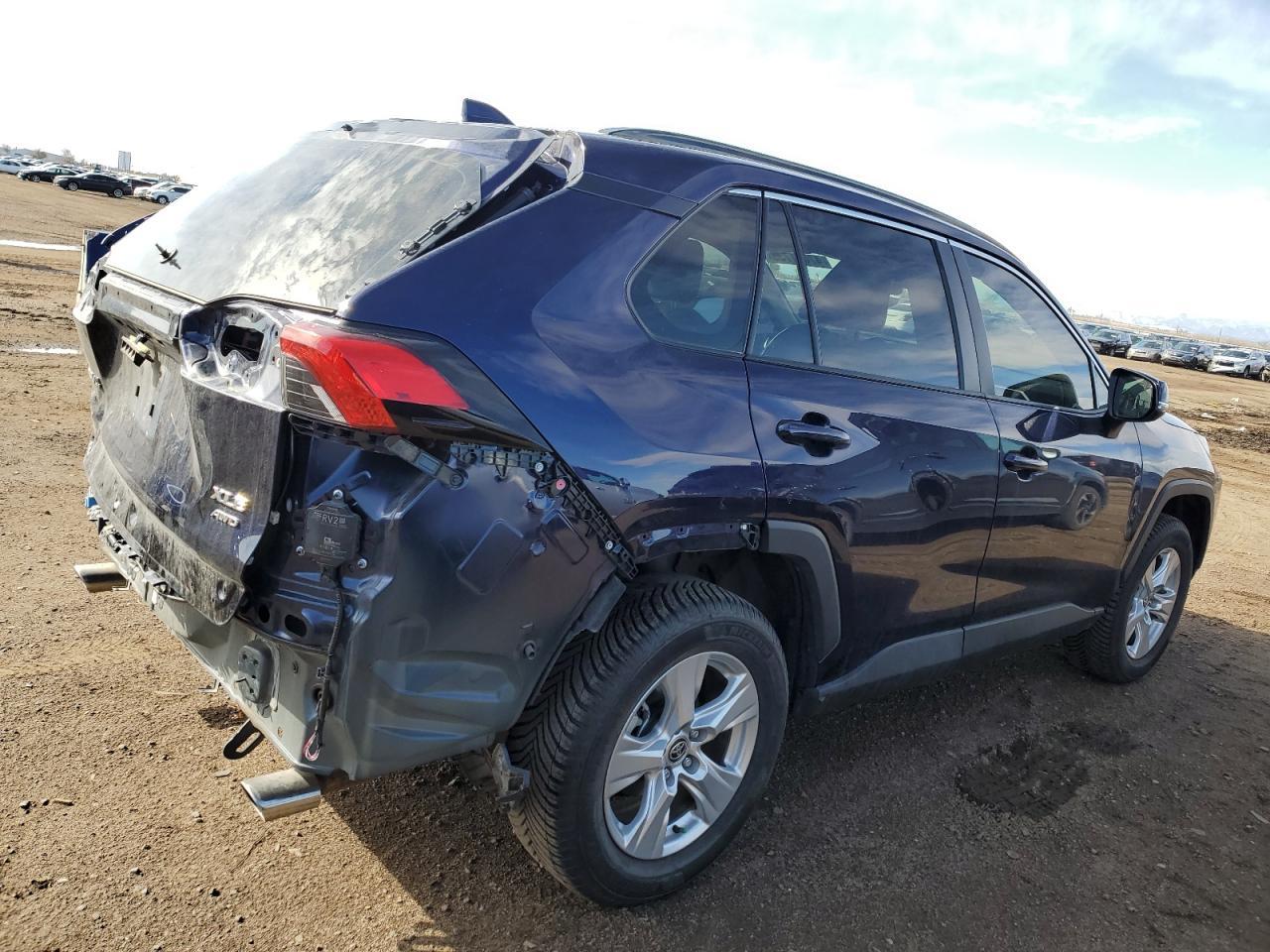 2020 TOYOTA RAV4 XLE - Image 3