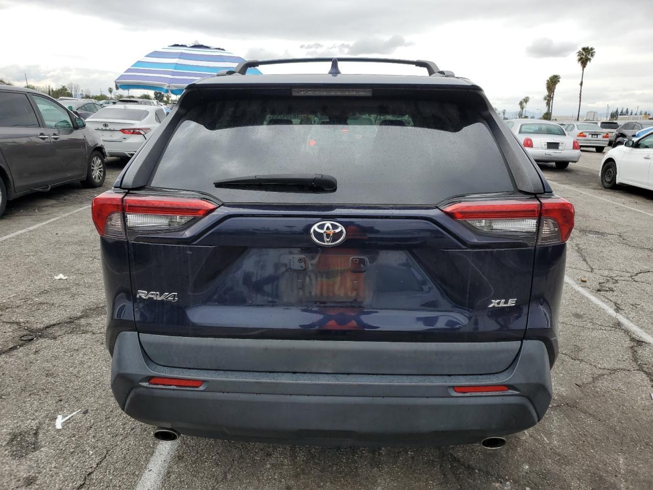 2020 TOYOTA RAV4 XLE P - Image 6