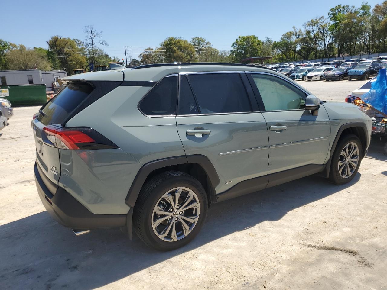 2022 TOYOTA RAV4 XLE P - Фото 3