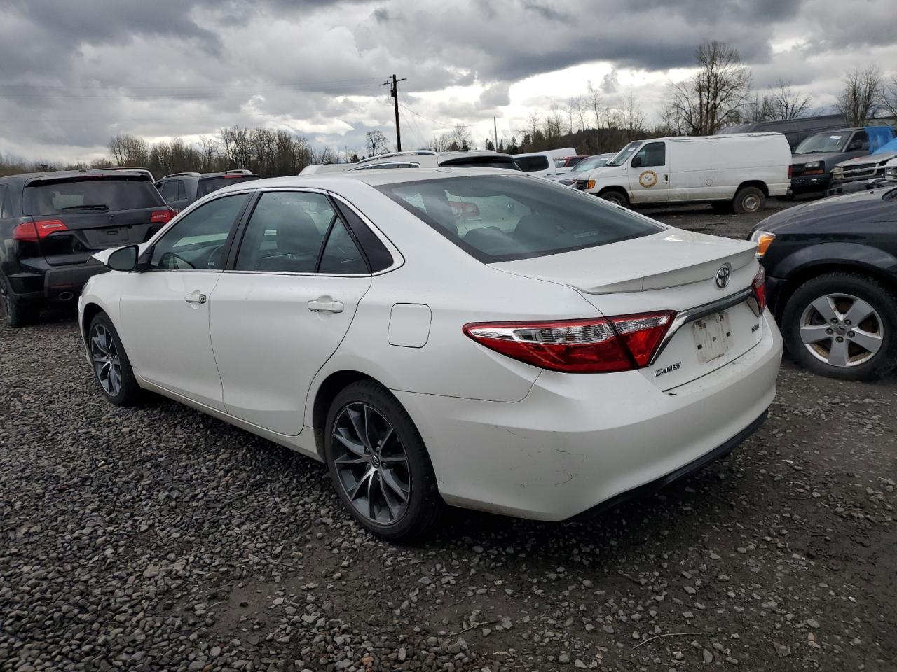 2017 TOYOTA CAMRY LE - Фото 2