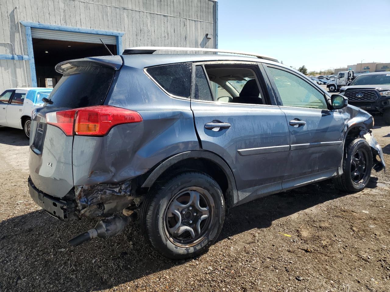 2014 TOYOTA RAV4 LE - Фото 3