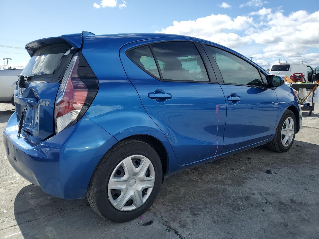 2016 TOYOTA PRIUS C - Image 3