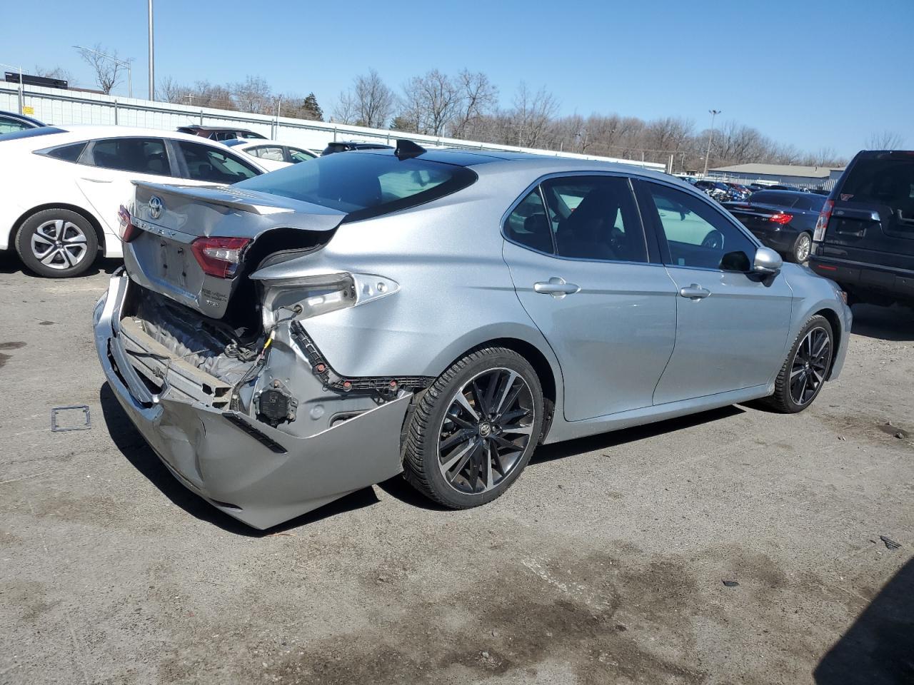 2018 TOYOTA CAMRY XSE - Фото 3