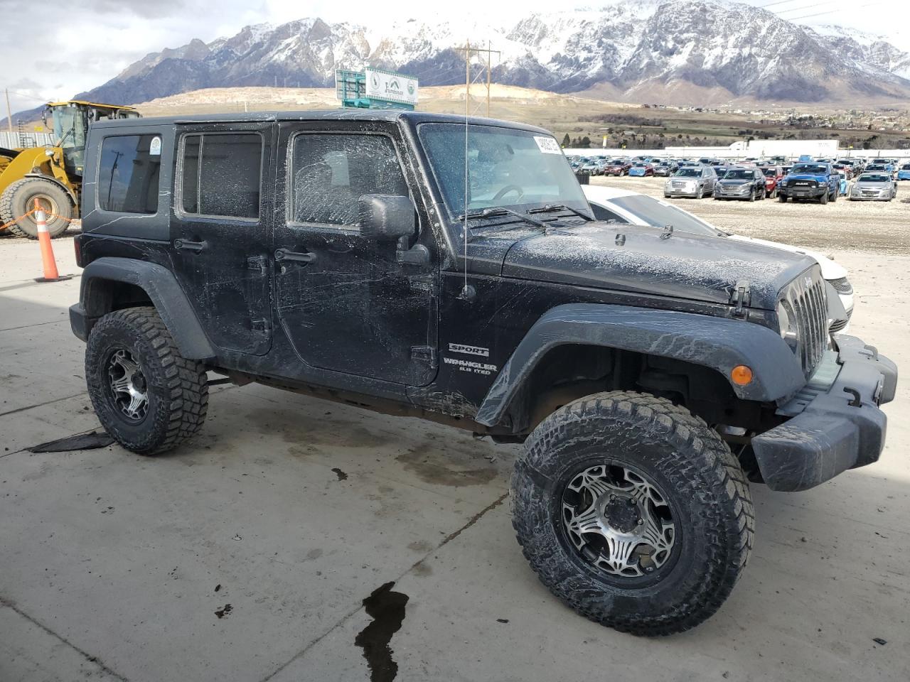 2010 JEEP WRANGLER U - Image 4