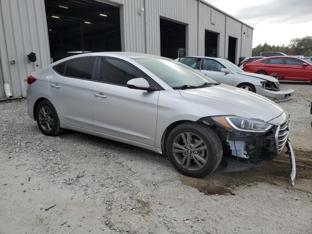 2018 HYUNDAI ELANTRA SE - Image 4