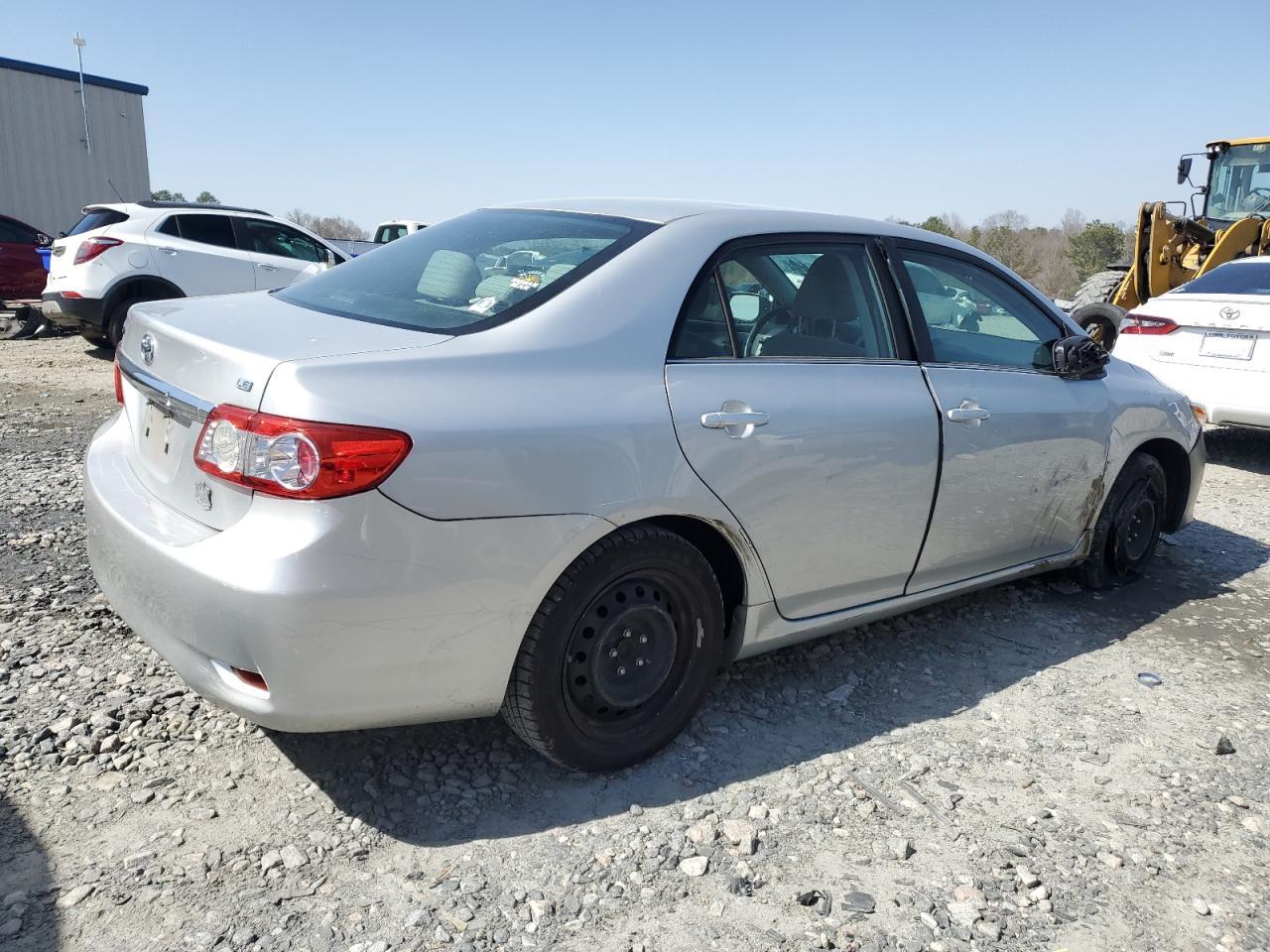 2013 TOYOTA COROLLA BA - Фото 3