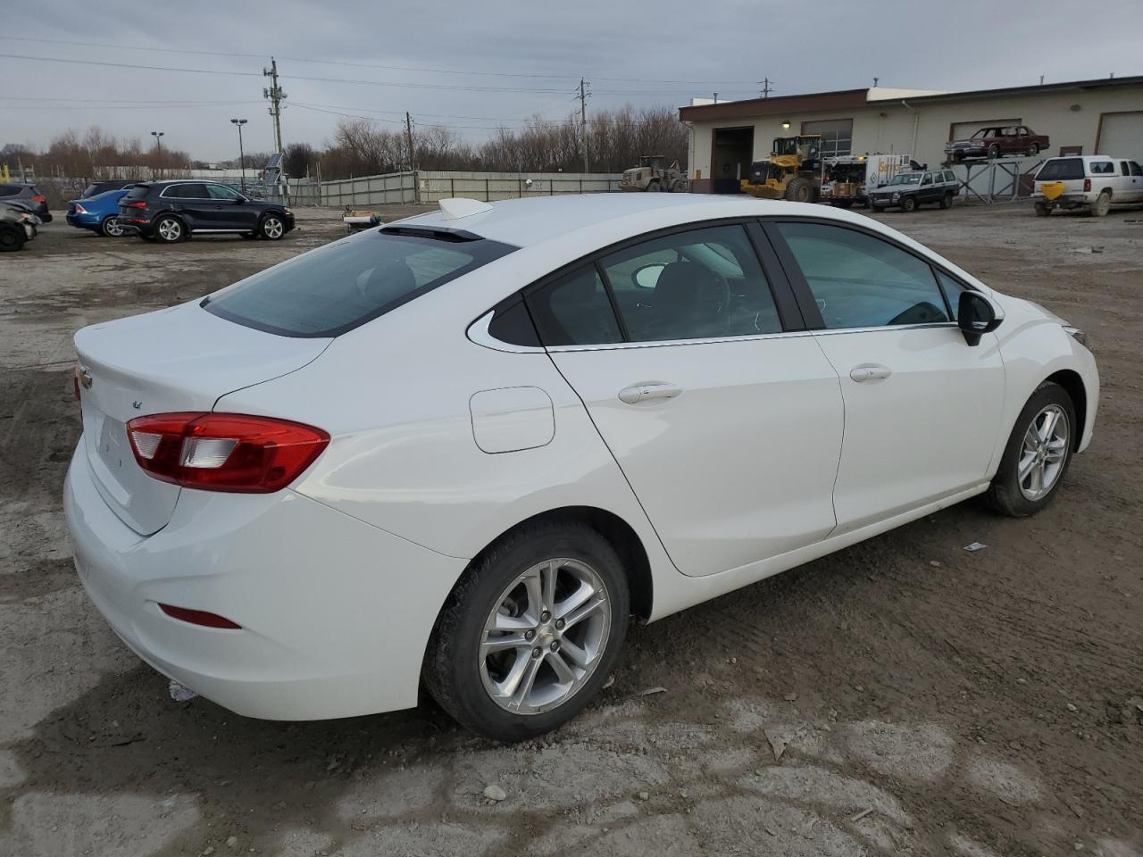 2017 CHEVROLET CRUZE LT - Image 3