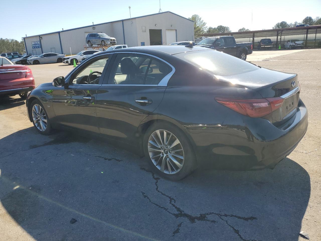 2018 INFINITI Q50 LUXE - Фото 2