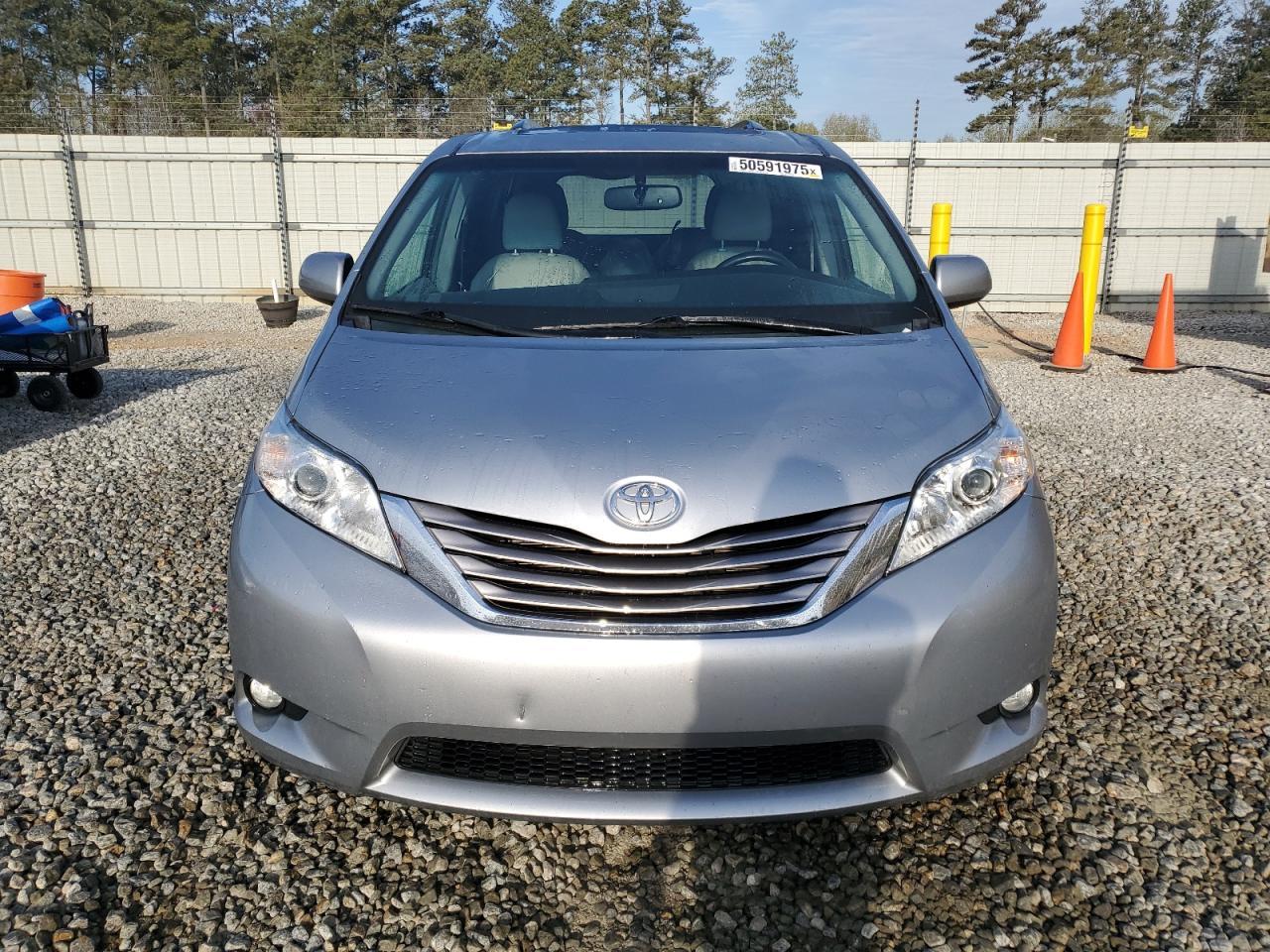 2015 TOYOTA SIENNA XLE - Фото 5