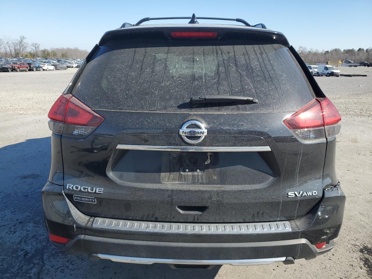 2017 NISSAN ROGUE SV - Image 6