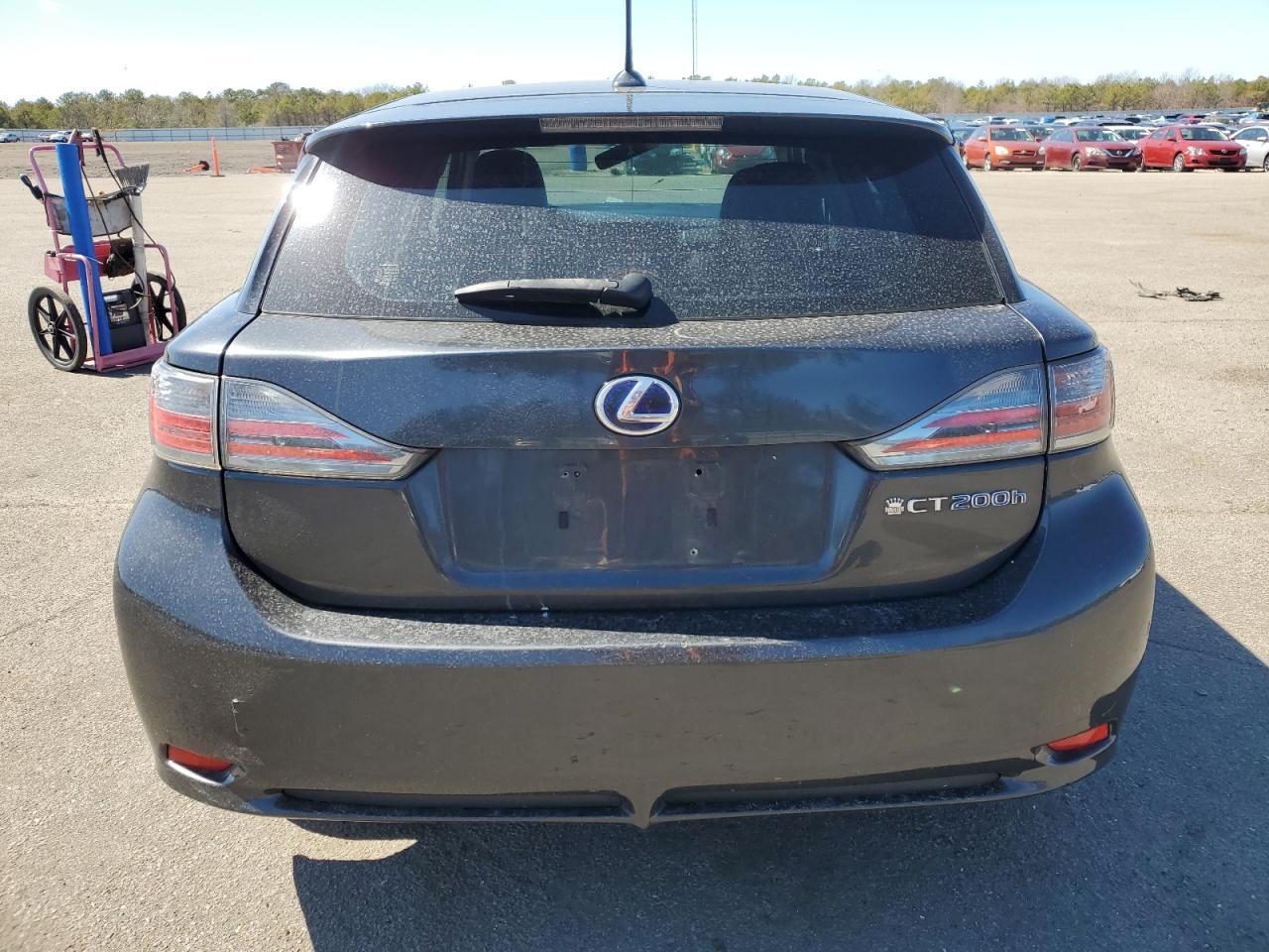 2011 LEXUS CT 200 - Image 6