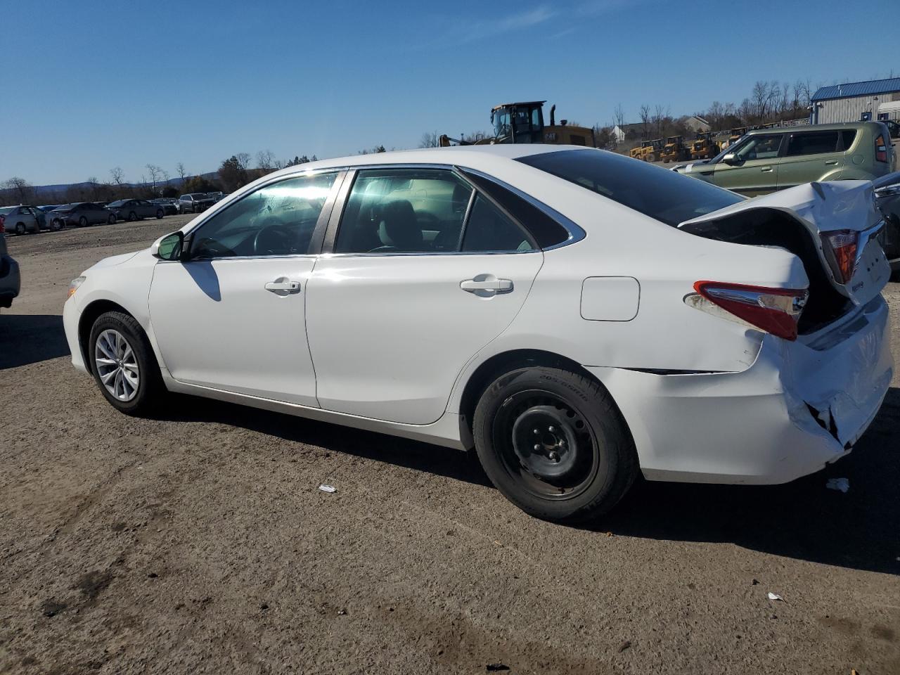 2017 TOYOTA CAMRY LE - Image 2