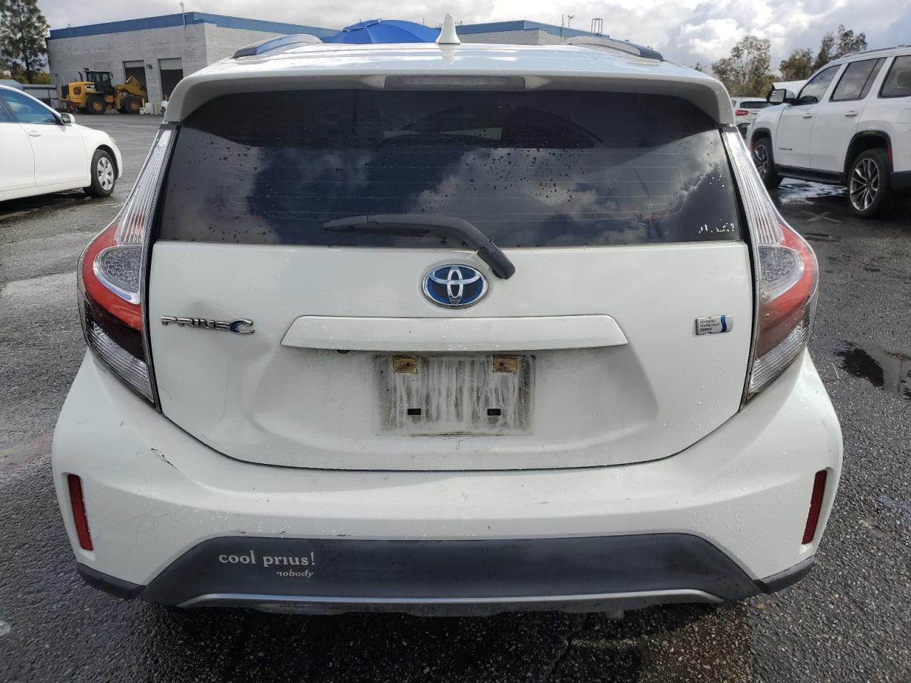 2018 TOYOTA PRIUS C - Фото 6