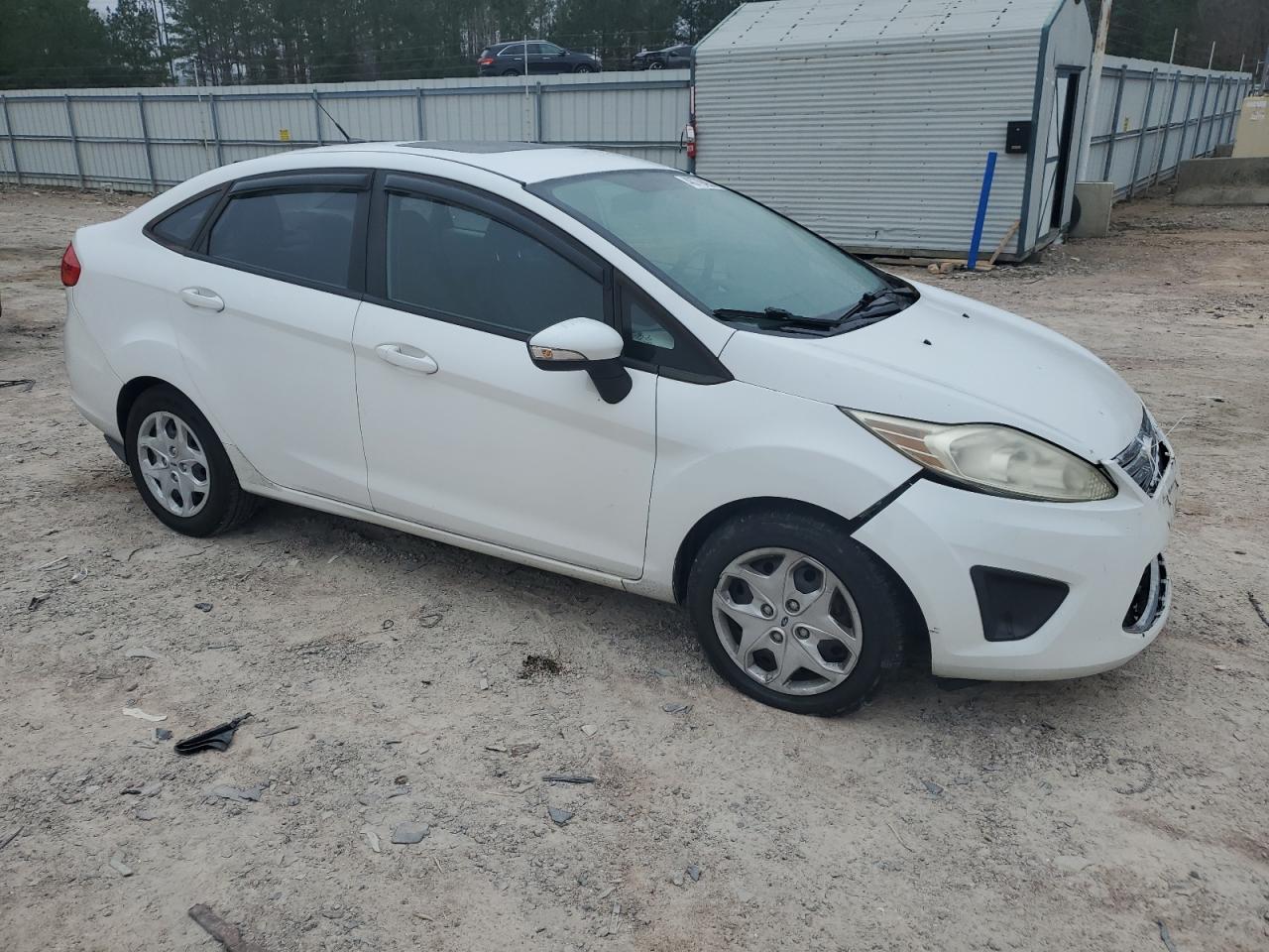 2013 FORD FIESTA SE - Фото 4