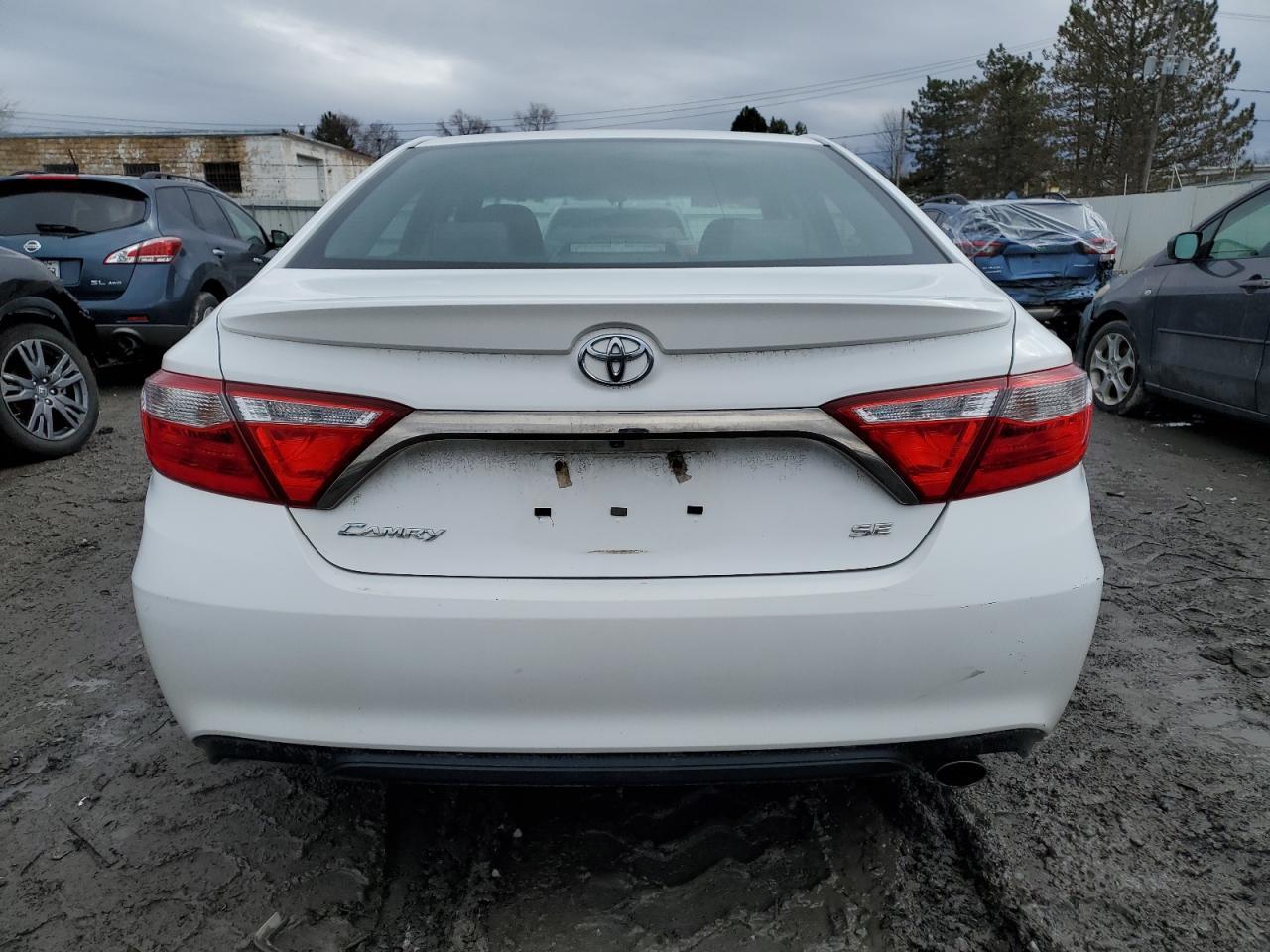 2017 TOYOTA CAMRY LE - Image 6