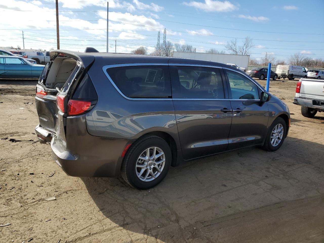 2022 CHRYSLER VOYAGER LX - Фото 3