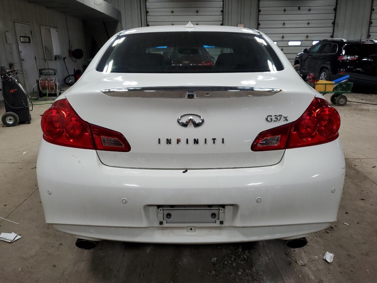 2012 INFINITI G37 - Image 6
