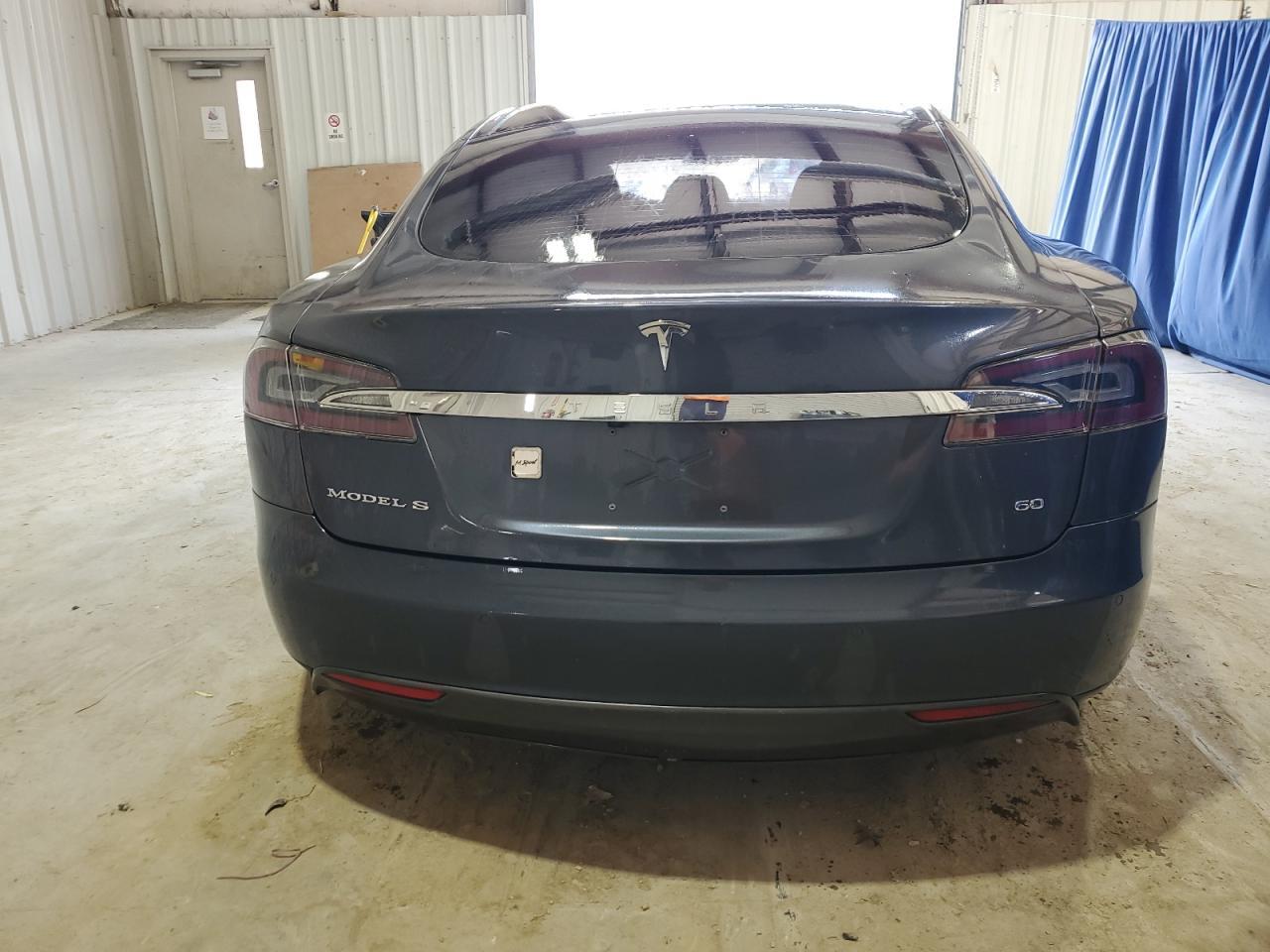 2015 TESLA MODEL S 60 - Image 6
