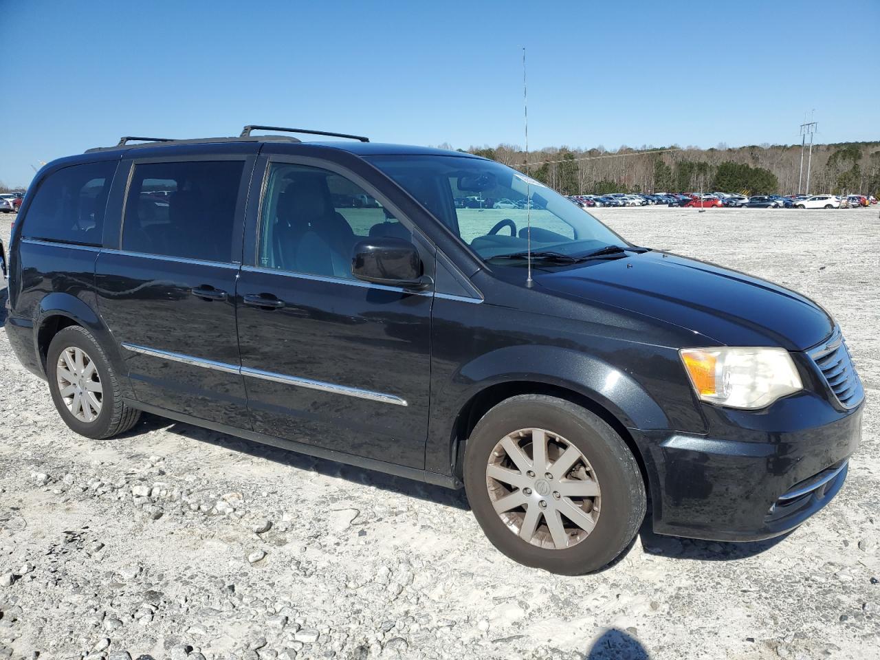 2014 CHRYSLER TOWN & COU - Image 4