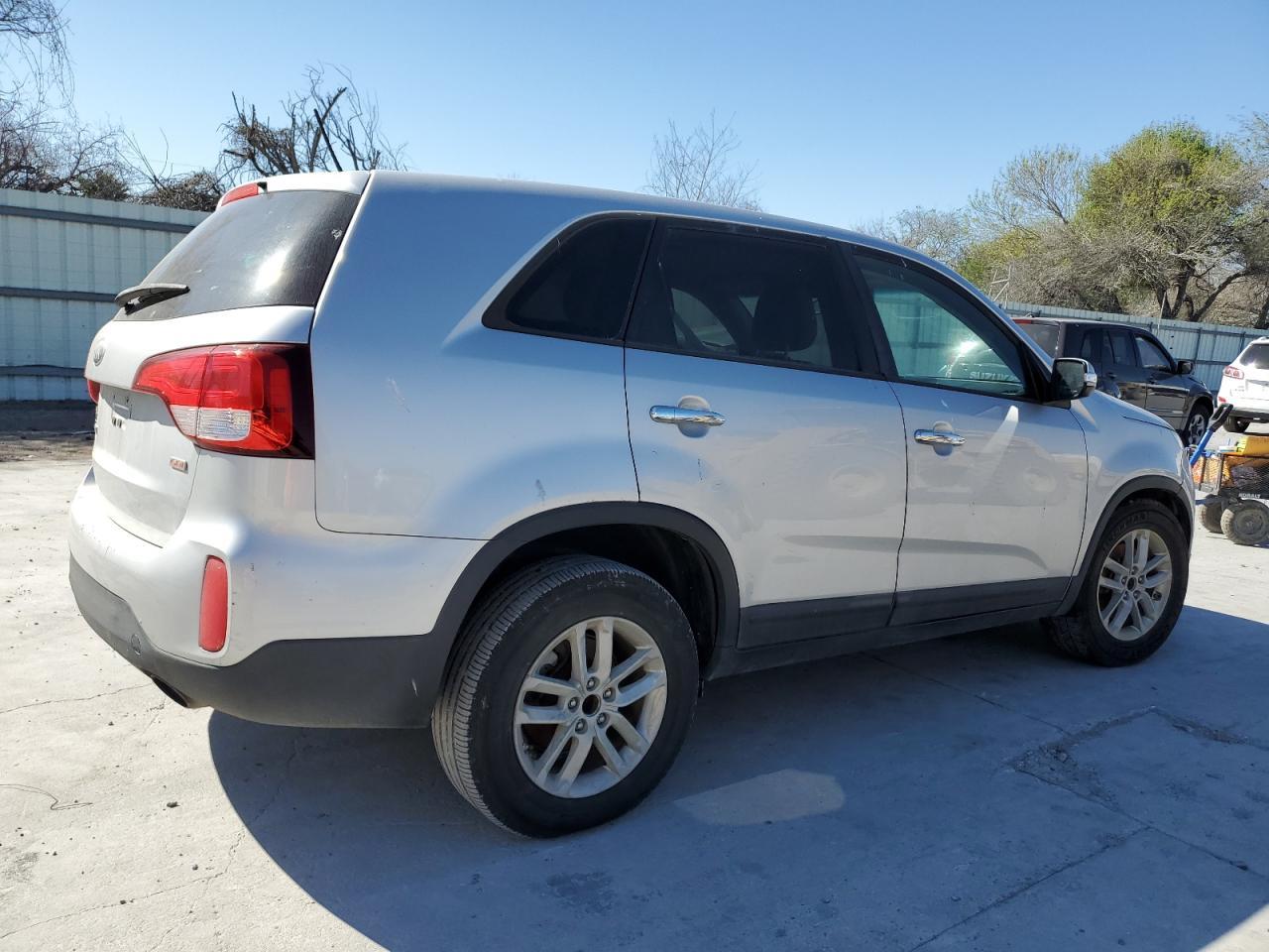 2014 KIA SORENTO LX - Фото 3
