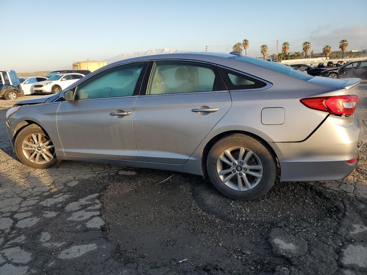 2017 HYUNDAI SONATA SE - Фото 2