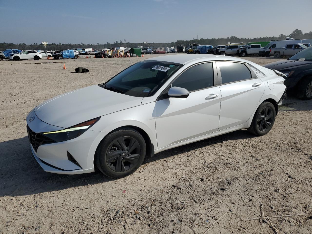 2022 HYUNDAI ELANTRA SE