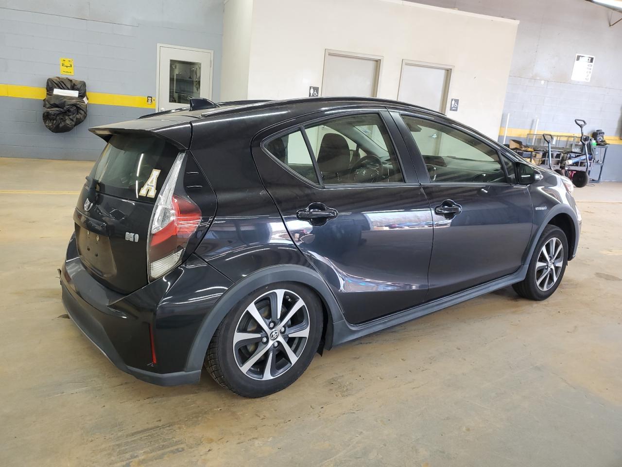2018 TOYOTA PRIUS C - Image 3