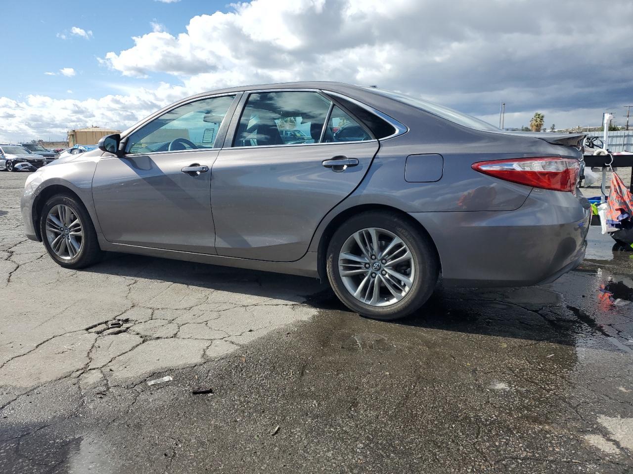 2017 TOYOTA CAMRY LE - Фото 2