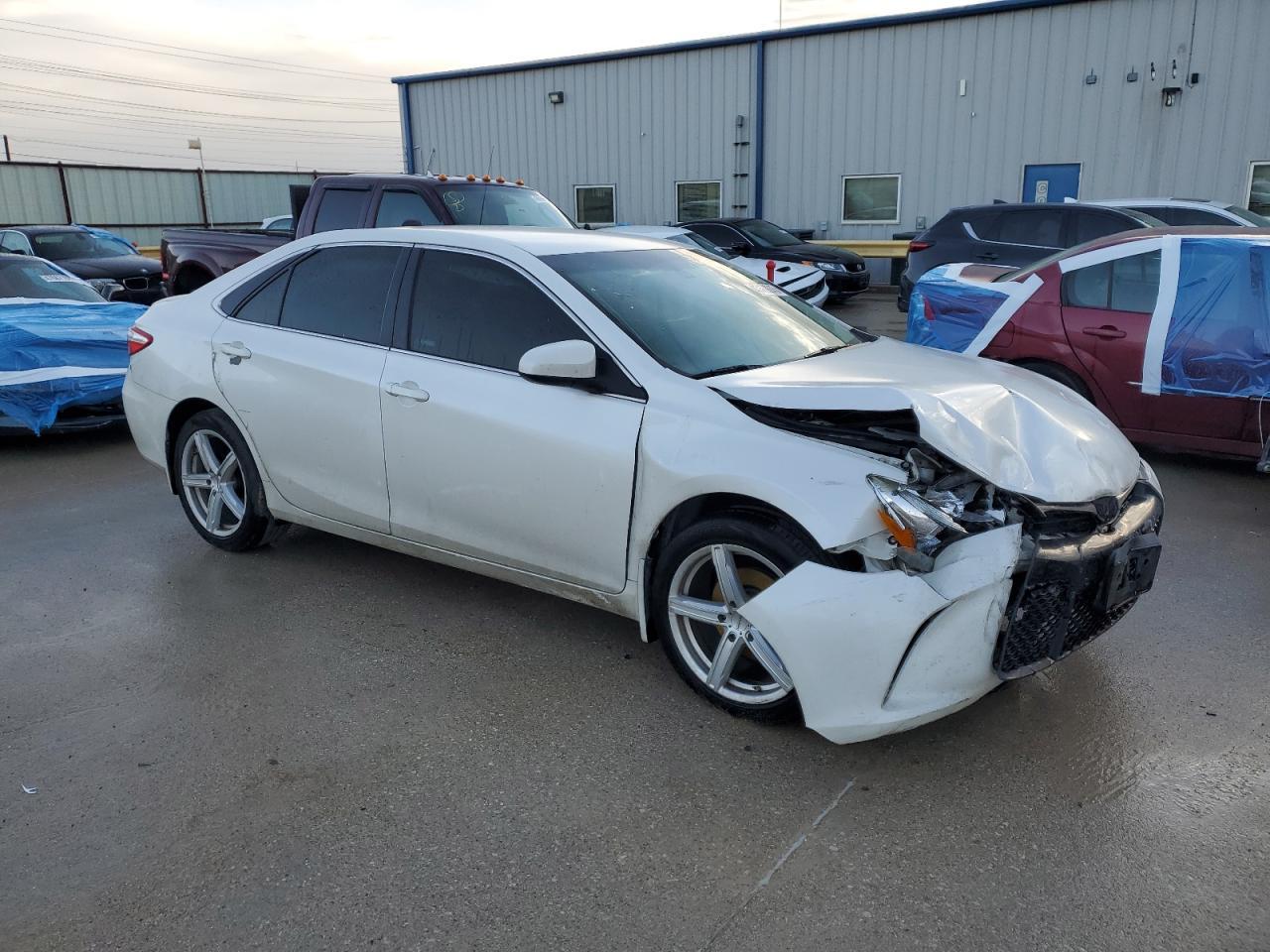 2015 TOYOTA CAMRY LE - Image 4