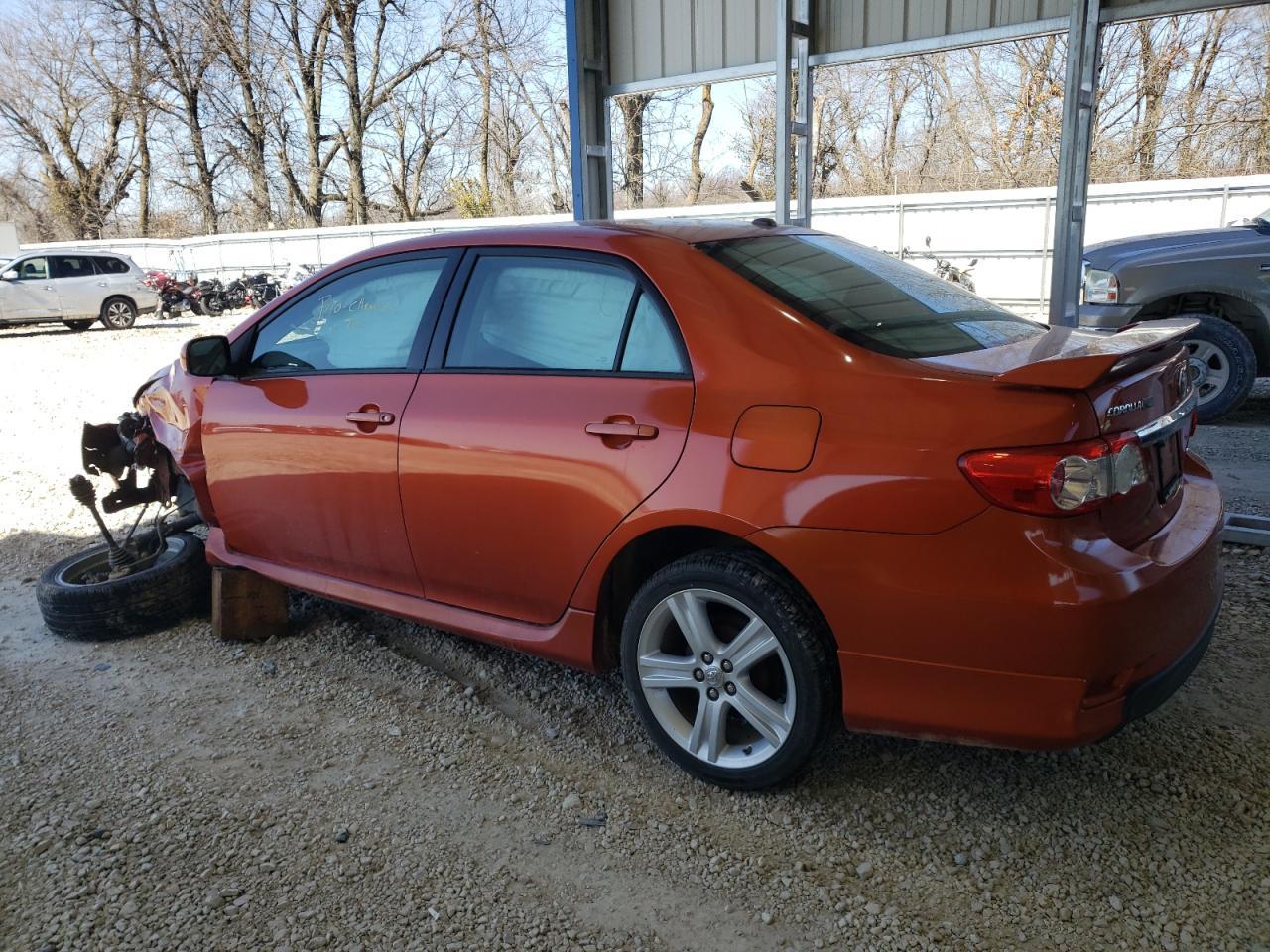 2013 TOYOTA COROLLA BA - Фото 2