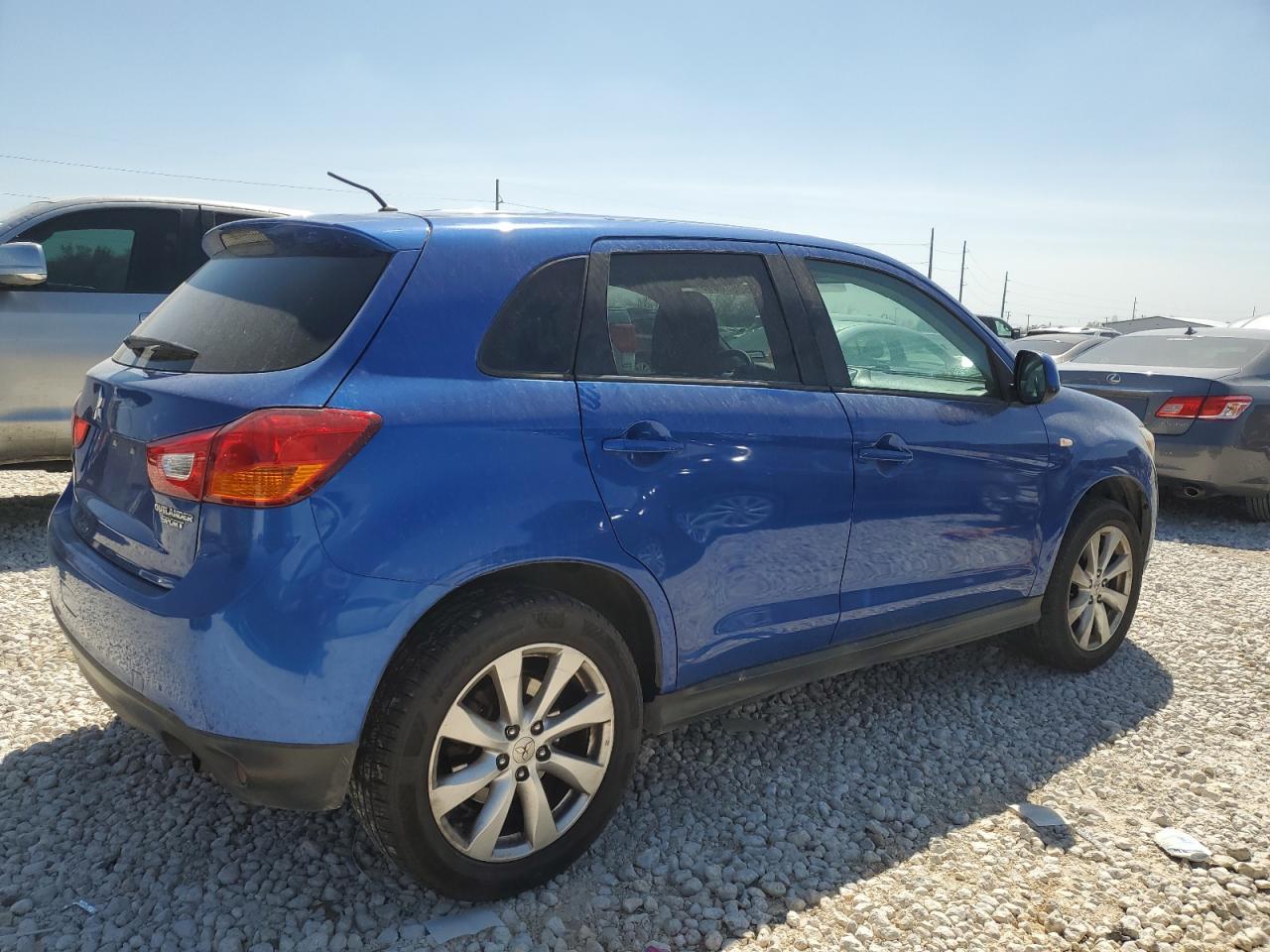 2015 MITSUBISHI OUTLANDER - Фото 3