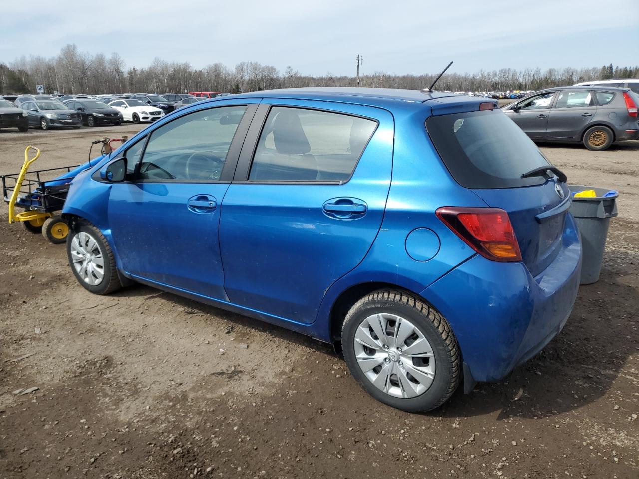 2015 TOYOTA YARIS - Фото 2