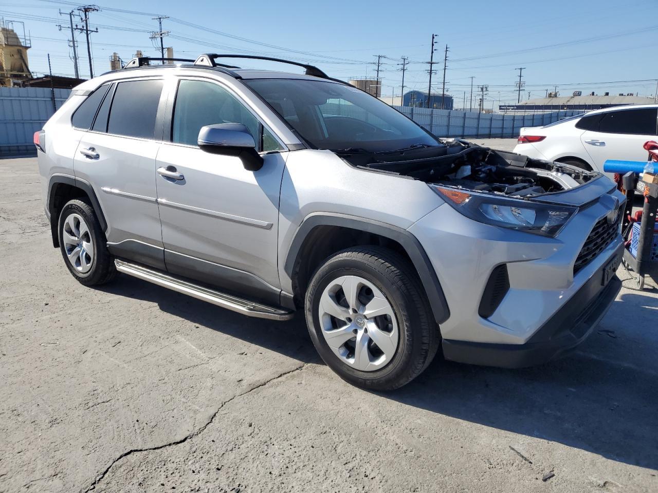 2021 TOYOTA RAV4 LE - Фото 4