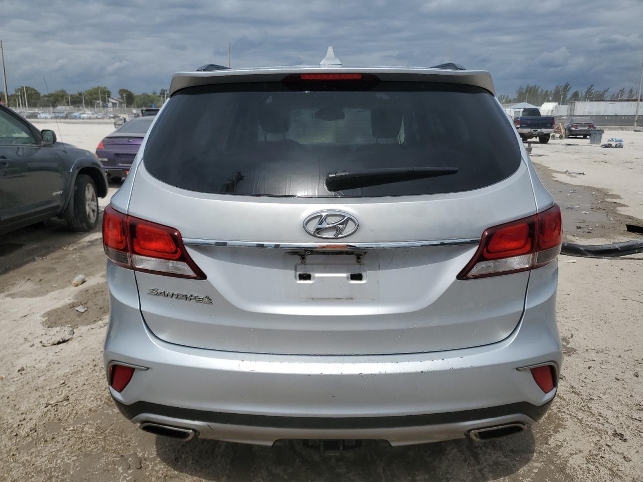 2017 HYUNDAI SANTA FE S - Image 6