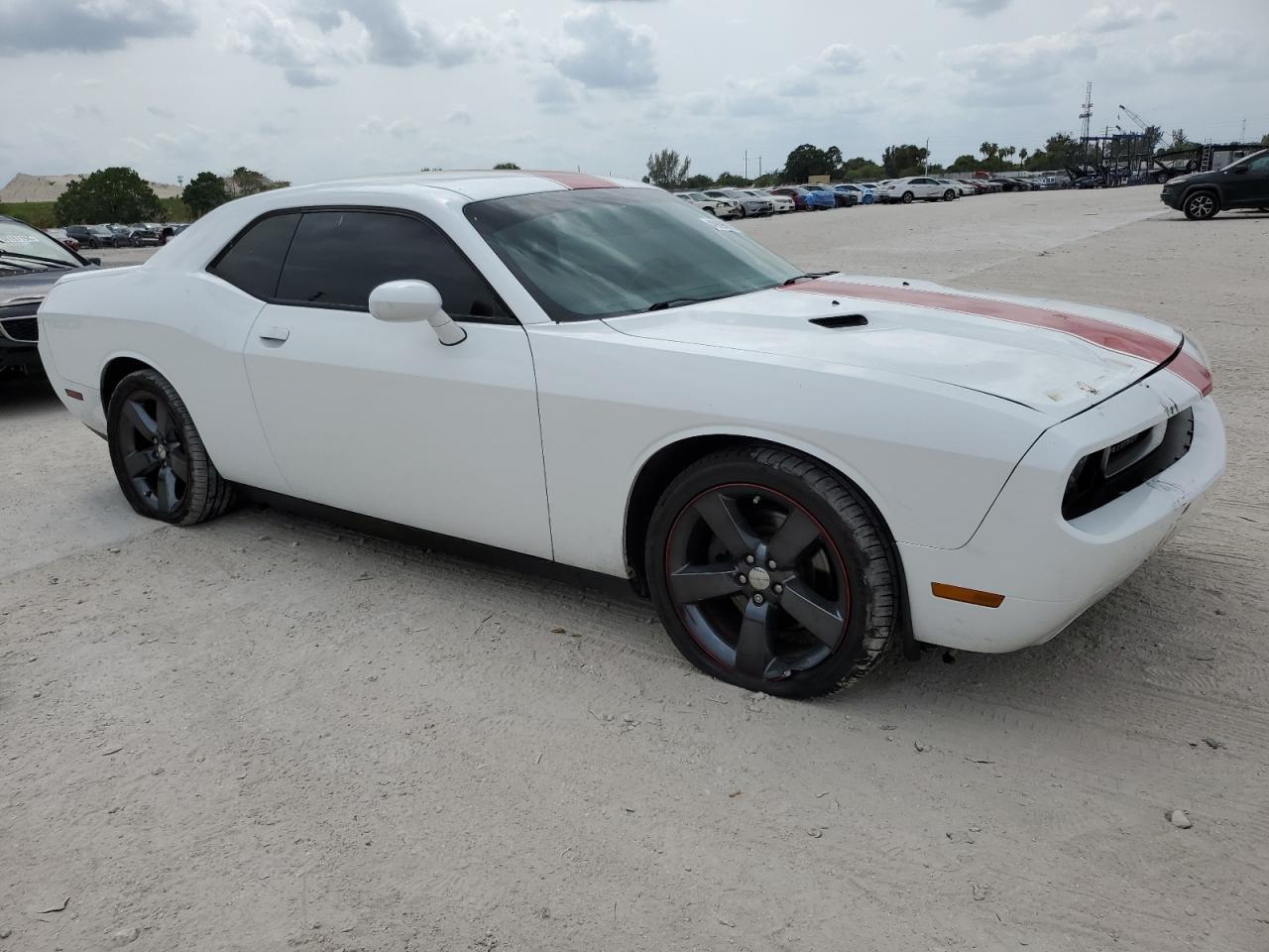 2013 DODGE CHALLENGER - Image 4