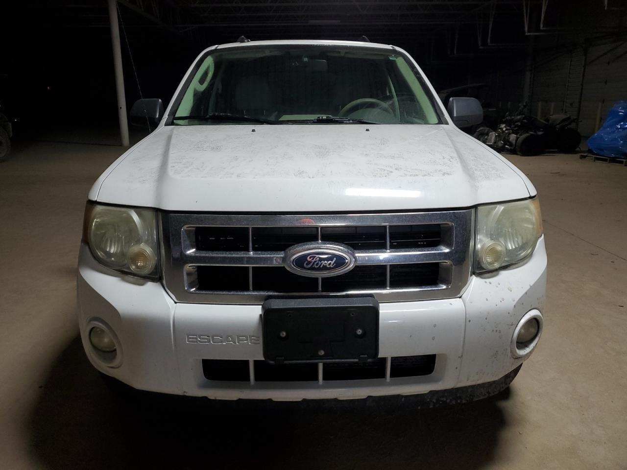 2010 FORD ESCAPE XLT - Image 5