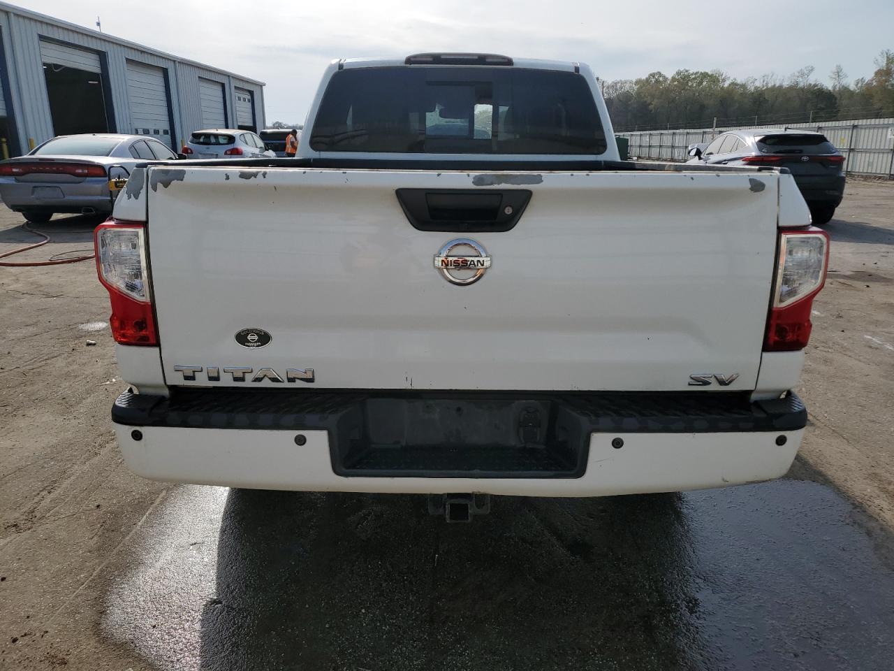 2018 NISSAN TITAN SV - Фото 6