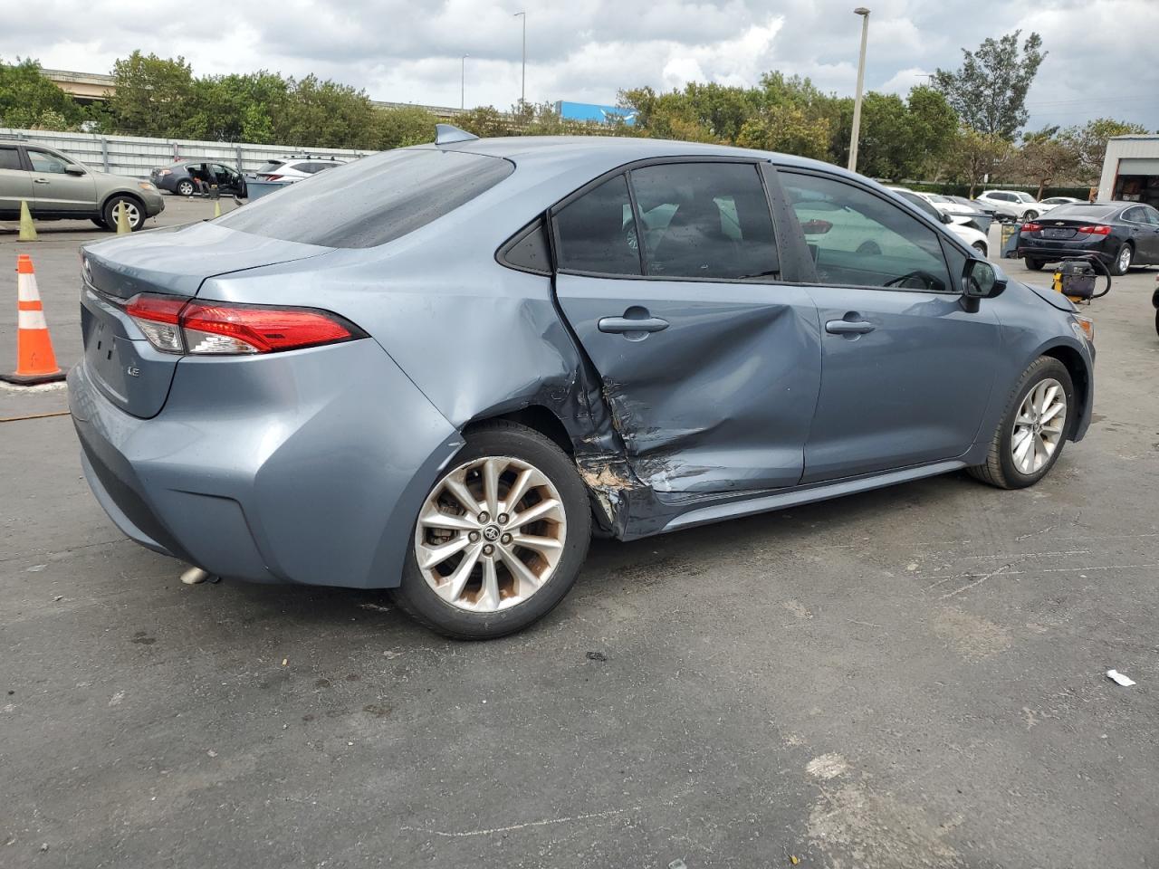 2021 TOYOTA COROLLA LE - Image 3
