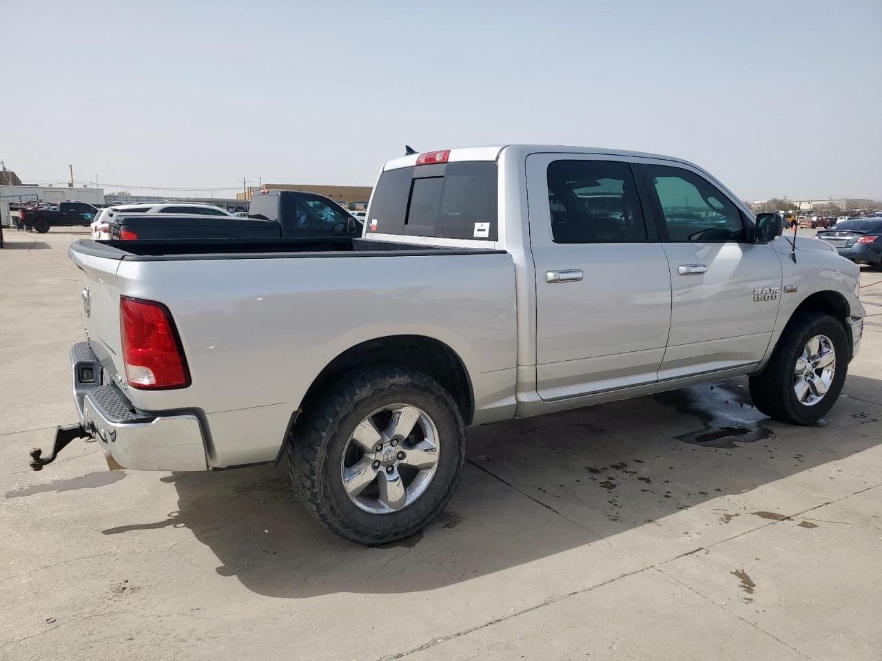 2017 RAM 1500 SLT - Фото 3