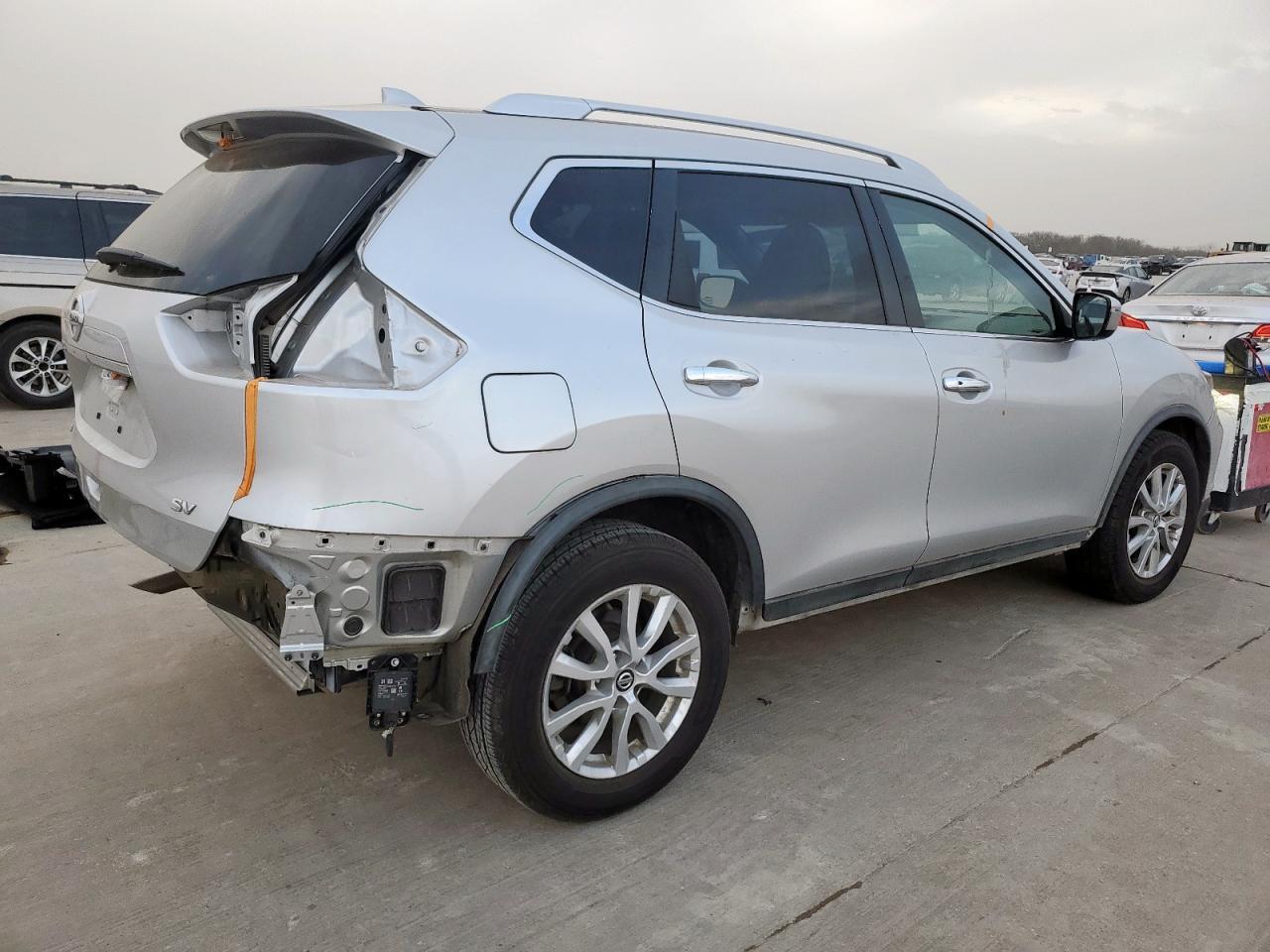 2018 NISSAN ROGUE S - Фото 3
