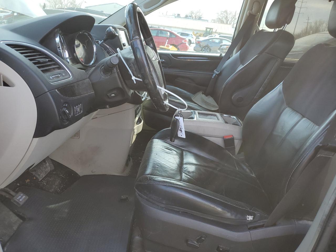 2014 CHRYSLER TOWN & COU - Фото 7