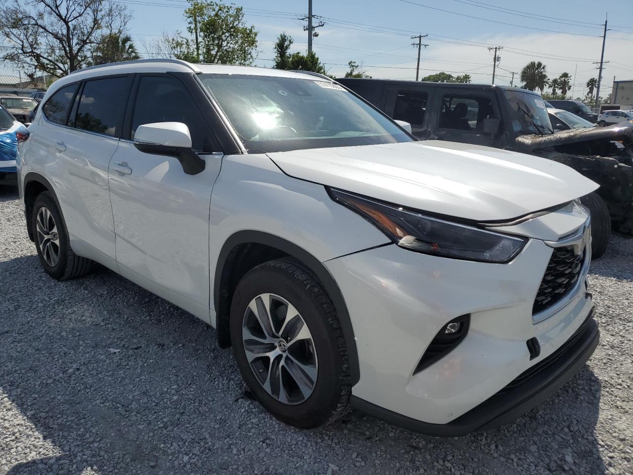 2024 TOYOTA HIGHLANDER - Image 4